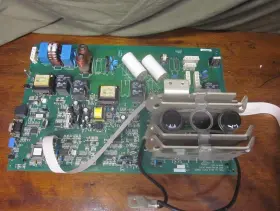 640-0800e Apc Smart Ups 2200 Main System Board Pcb 4g 3kva - Works Great