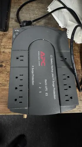 Be725 Apc Back-ups Es 725 Desktop Ups Battery Backup Surge Protection 8 Outlets