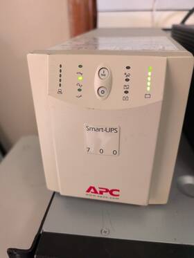 Apc Su700x167 American Power Conversion Ups