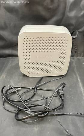 Belkin E-0587389-a Gray Battery Backup Powers On Not Further Tested