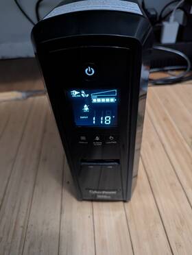 Cyberpower Cst1500s 1500va/900w 10 Outlets Backup Ups Pure Sine