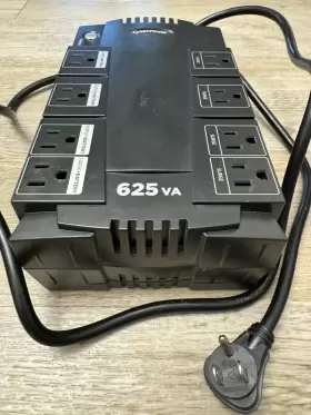 Cst625g Cyberpower 8 Outlet Backup Battery Surge Protector Ups System - Read All