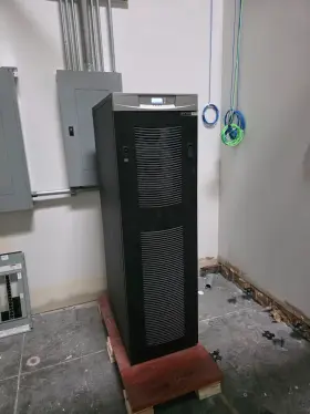 9355-30kva Eaton 9355-30 30kva 3 Phase 208v Ups. Used In Working Condition