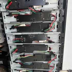 Pw9130n3000r-ebm2u Eaton Lot Of 11 9130 And Modelpw9130m Eb M2u- Battery Module - With