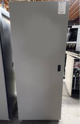 Liebert 37bp065xhr1bnl Npower Battery Cabinet 391vdc 141 Amps